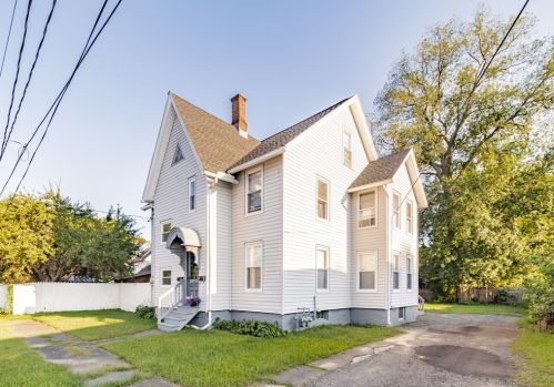 46 Dwight St, Montgomery, MA 01085-2303