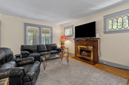 188 Newman Ave, Seekonk MA 02771-4911 exterior