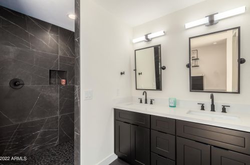 1253 Cambridge Ave, Phoenix AZ  85006-1102 exterior