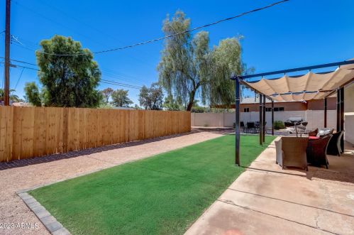 1701 Clarendon Ave, Phoenix AZ 85018-5209 exterior