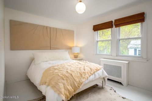 475 Water St, Williamstown MA  01267-2895 exterior