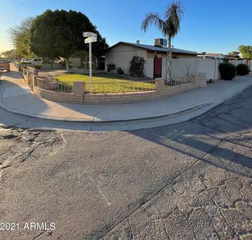 6052 Crittenden Ln, Phoenix, AZ 85033-4640