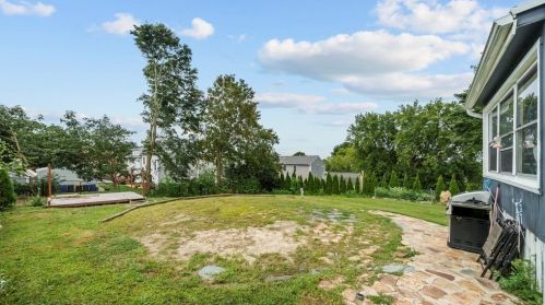 51 Morse Pl, Fall River MA 02724-1346 exterior