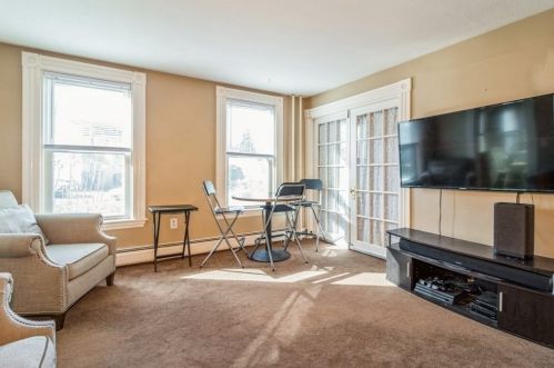 307 Pleasant St, Weymouth MA 02190-2621 exterior