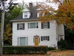 1489 Centre St, Newton, MA 02461-1200