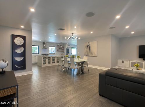 2423 Beryl Ave, Phoenix AZ 85021-2480 exterior