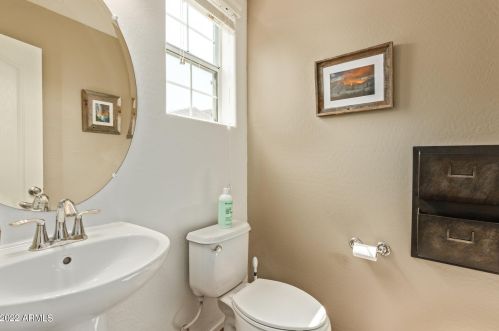 1922 78 Ave, Phoenix AZ 85035-5144 exterior