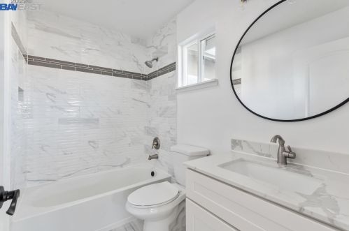 13095 Neptune Dr, San Leandro CA  94577-3130 exterior