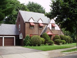 54 Sheldon Rd, Newton, MA 02459-2738