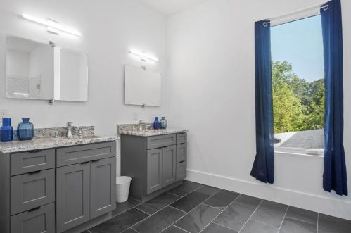 1756 Akin Dr, Atlanta GA 30345-3948 exterior