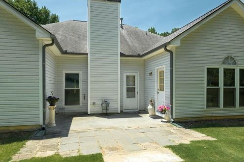 113 Windsor Cir, Stockbridge GA 30281-1864 exterior