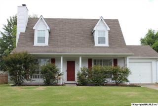 2504 Bonnie Oaks Dr, Huntsville, AL 35803-3530