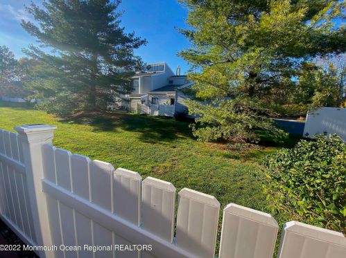 31 Ann Ct, Tinton Falls NJ  07724-3000 exterior