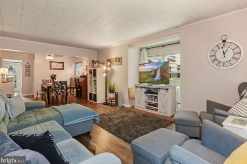 41 Andaloro Way, West Deptford NJ 08093-1640 exterior