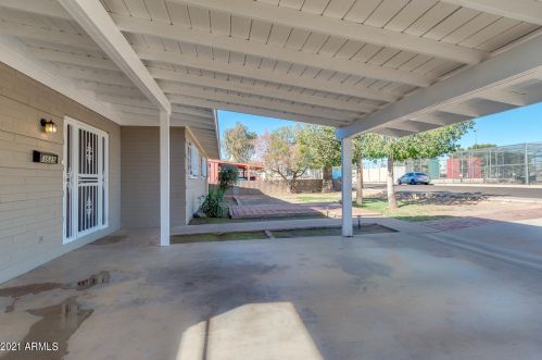 3825 Elm St, Phoenix AZ 85033-2112 exterior