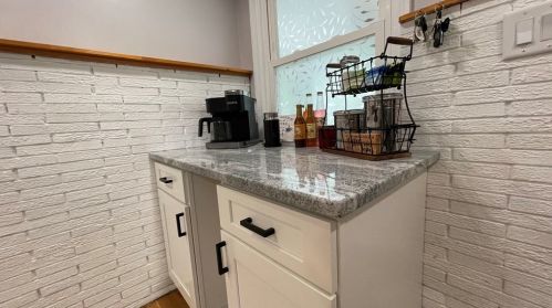 15 Ernest Ave, Worcester MA 01604-2326 exterior