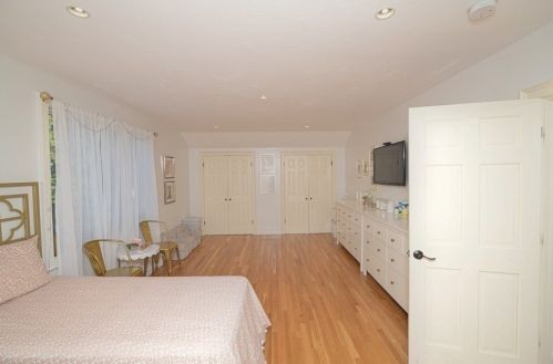 885 Randolph St, Canton MA 02021-1365 exterior