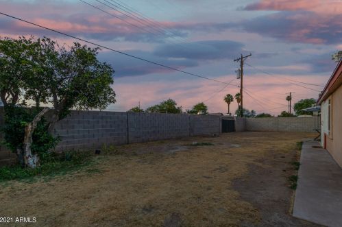 4916 Amelia Ave, Phoenix AZ  85031-2711 exterior