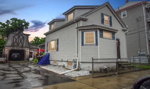 96 Almy St, Fall River, MA 02720-2712