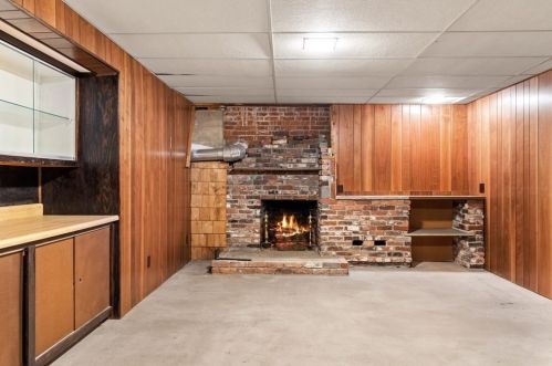 37 Spruce St, Milton MA 02186-4633 exterior