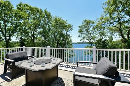 22 Eagle Hill Dr, Plymouth MA  02360-1908 exterior