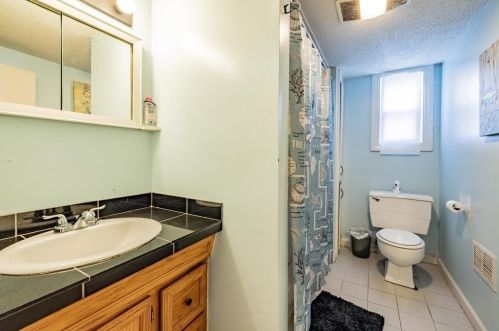 89 Mechanic St, Montgomery MA 01085-3073 exterior