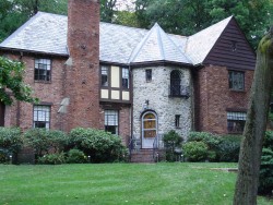 111 Gordon Rd, Newton, MA 02468-1226