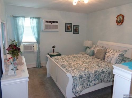 133 Belgrove Dr, Kearny NJ 07032-1505 exterior