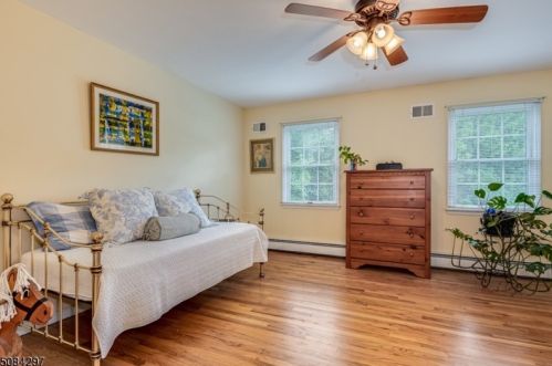 4 Bayberry Ln, Dover NJ 07869-3837 exterior