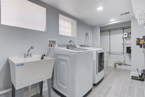 3618 Oak Park Ave, Forest View IL 60402-3865 exterior