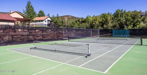 2505 Bear Holw Dr, Park City UT 84098-8524 exterior