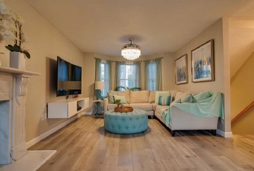 29 Sophia Dr, Worcester, MA 01607-1814