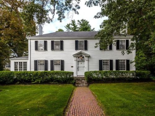 237 Mill St, Newton, MA 02460-2447