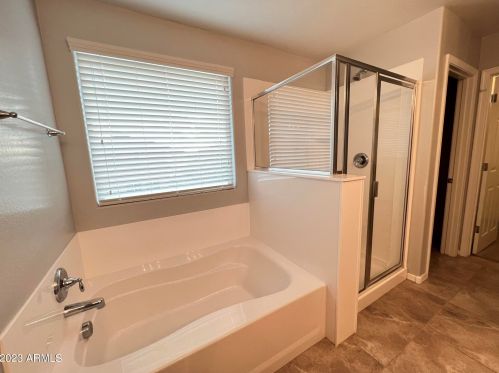 7420 27th St, Phoenix AZ  85042-5919 exterior