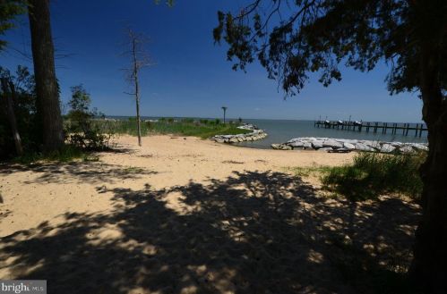 1176 Bayview Ave, Shady Side MD 20764-9523 exterior