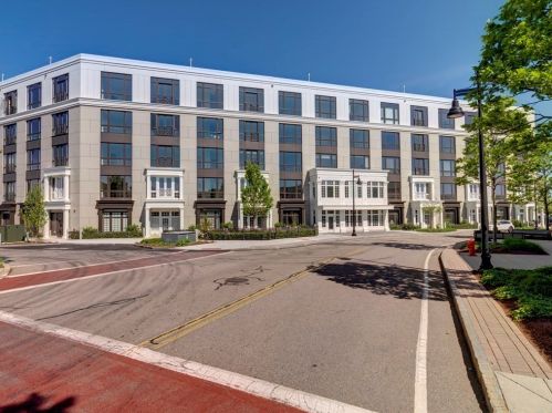 10 Shipyard Dr, Hingham MA 02043-1610 exterior