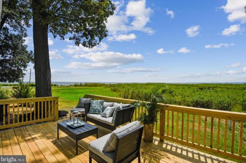 1525 Bay Dr, Shady Side MD exterior