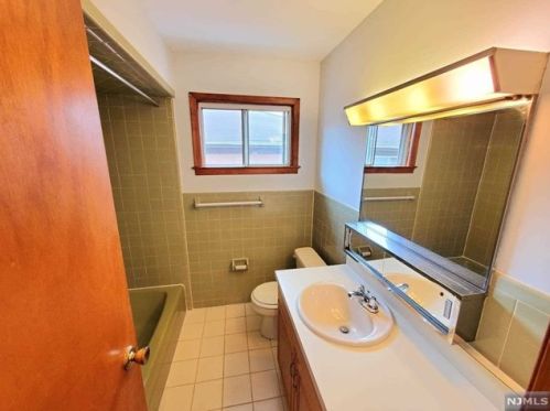 20 Midland Ave, Kearny NJ 07032-2783 exterior