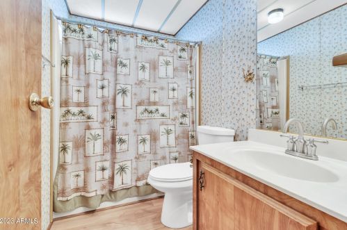 18438 2nd Pl, Phoenix AZ 85022-1011 exterior