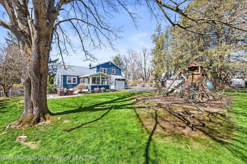 450 Branch Ave, Little Silver NJ  07739-1111 exterior