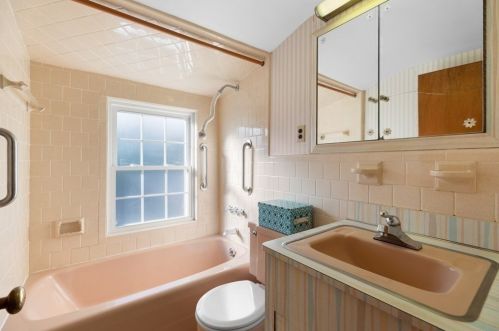 57 Yerxa Rd, Arlington MA 02474-2127 exterior