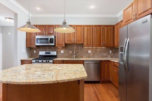 36 Central Ave, Milton MA 02186-2928 exterior