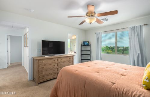 1735 Desperado Way, Phoenix AZ  85085-6329 exterior