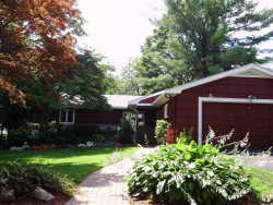 86 Dorcar Rd, Newton, MA 02459-3404