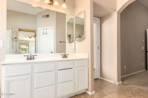 22816 34th Dr, Phoenix AZ  85027-7024 exterior