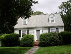 34 Pierrepont Rd, Newton, MA 02462-1118