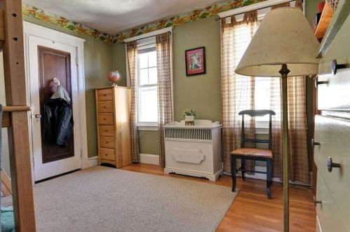 132 Elm Ave, Quincy MA 02170-2939 exterior