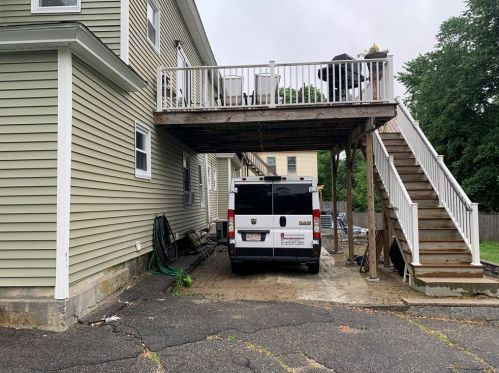 1122 Mammoth Rd, Dracut MA 01826 exterior