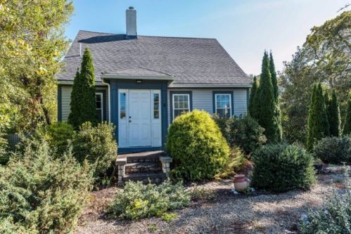 2 Elm St, Wareham, MA 02571-1514