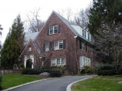 180 Kent Rd, Newton, MA 02468-1108
